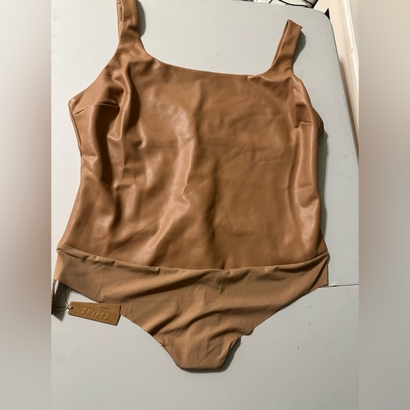 Skims Faux Leather Scoopneck Bodysuit- Sienna 3X NWT! - Picture 11 of 15